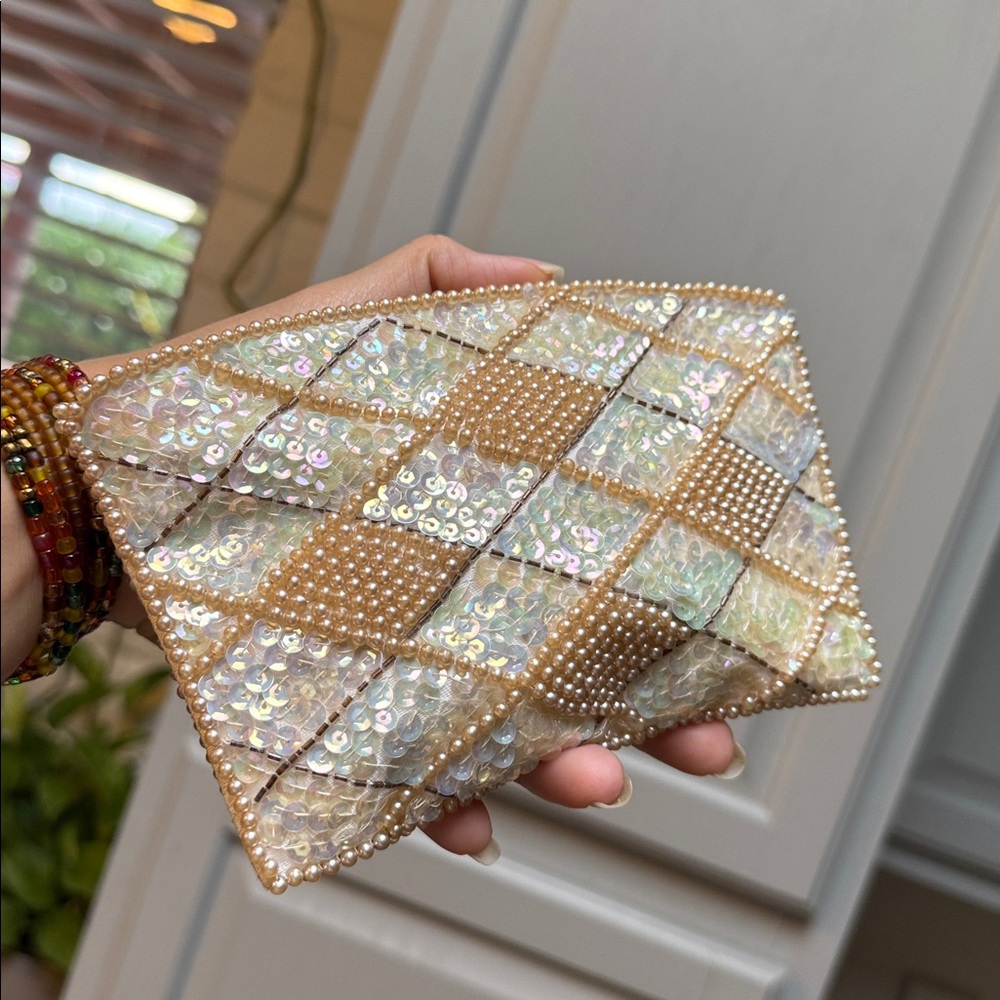 Vintage La Regale Sequin and Bead Clutch 💖